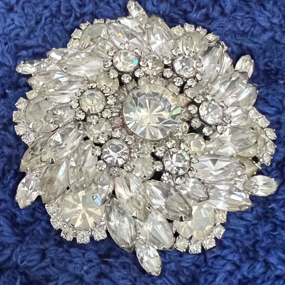 Rhinestone Brooch w/ 2 pairs of clip on earrings